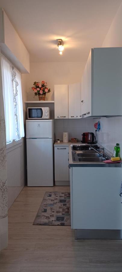 Casa Bivi - Apartments With 1 And 2 Bedrooms - Click Here For More Availabilities Линяно Сабиадоро Екстериор снимка