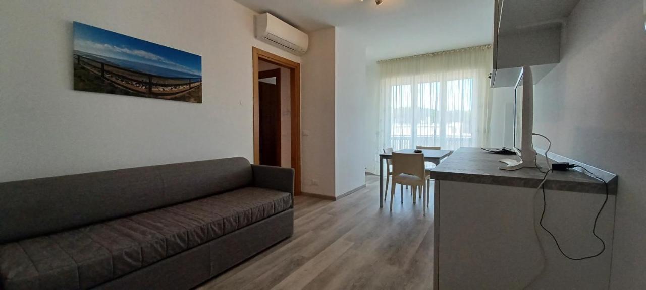 Casa Bivi - Apartments With 1 And 2 Bedrooms - Click Here For More Availabilities Линяно Сабиадоро Екстериор снимка