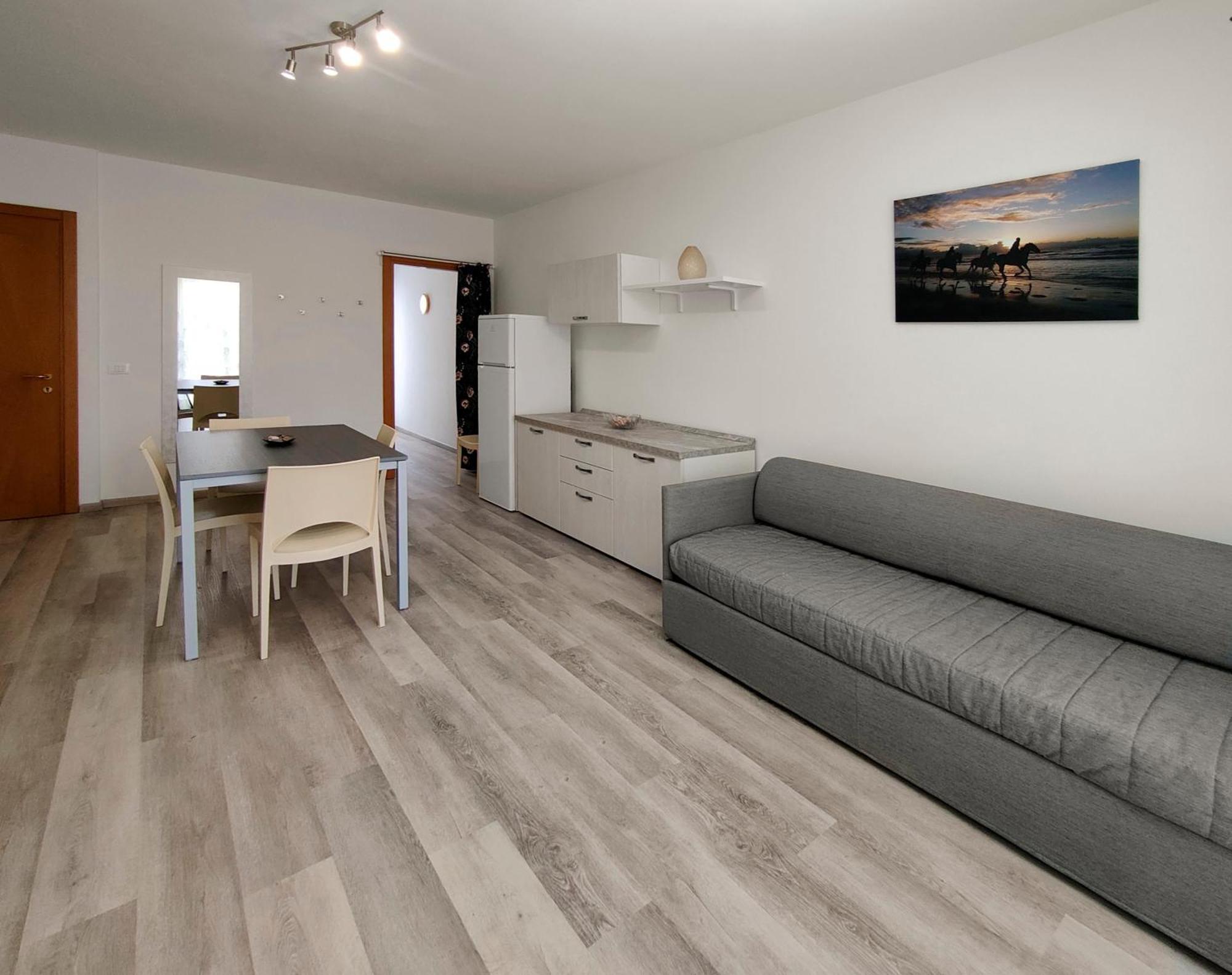 Casa Bivi - Apartments With 1 And 2 Bedrooms - Click Here For More Availabilities Линяно Сабиадоро Екстериор снимка
