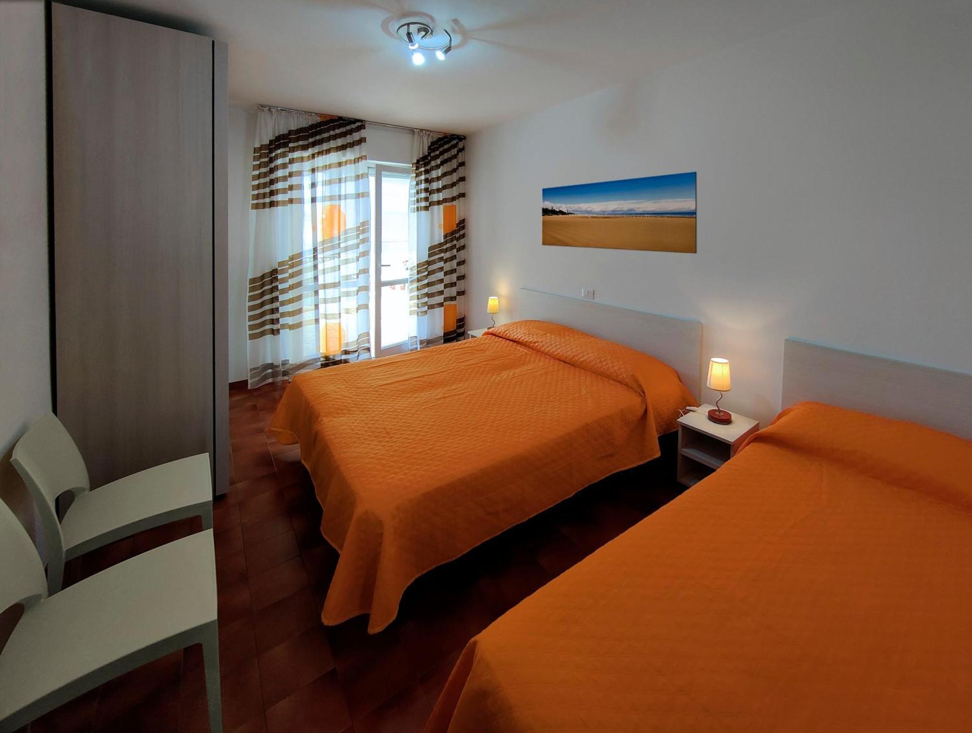 Casa Bivi - Apartments With 1 And 2 Bedrooms - Click Here For More Availabilities Линяно Сабиадоро Екстериор снимка