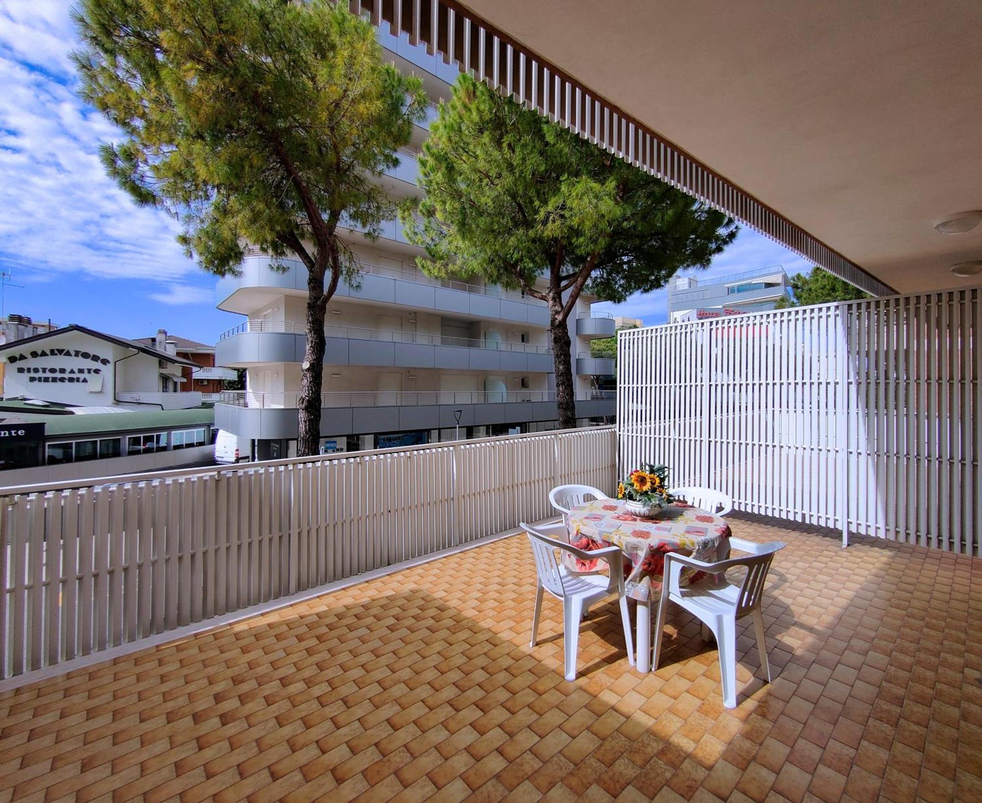 Casa Bivi - Apartments With 1 And 2 Bedrooms - Click Here For More Availabilities Линяно Сабиадоро Екстериор снимка